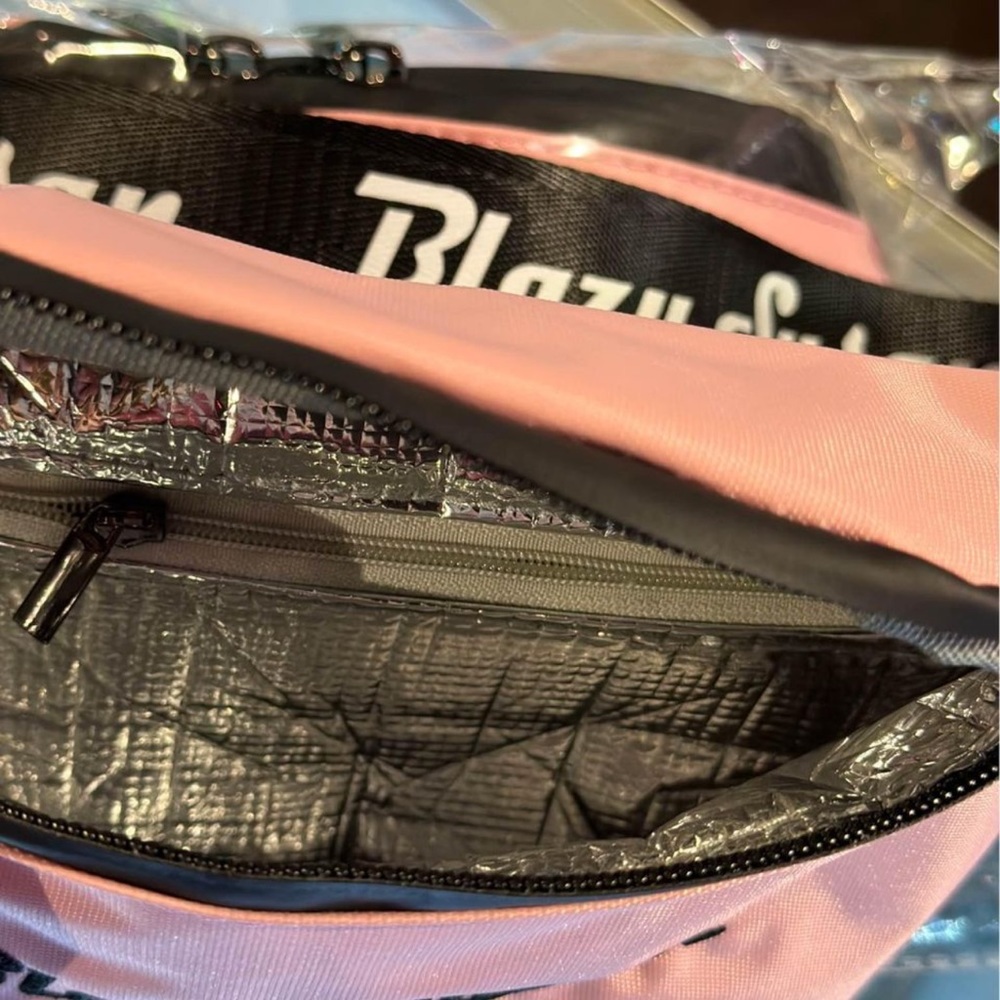 Blazy Susan Fanny Pack - Picture 5 of 5